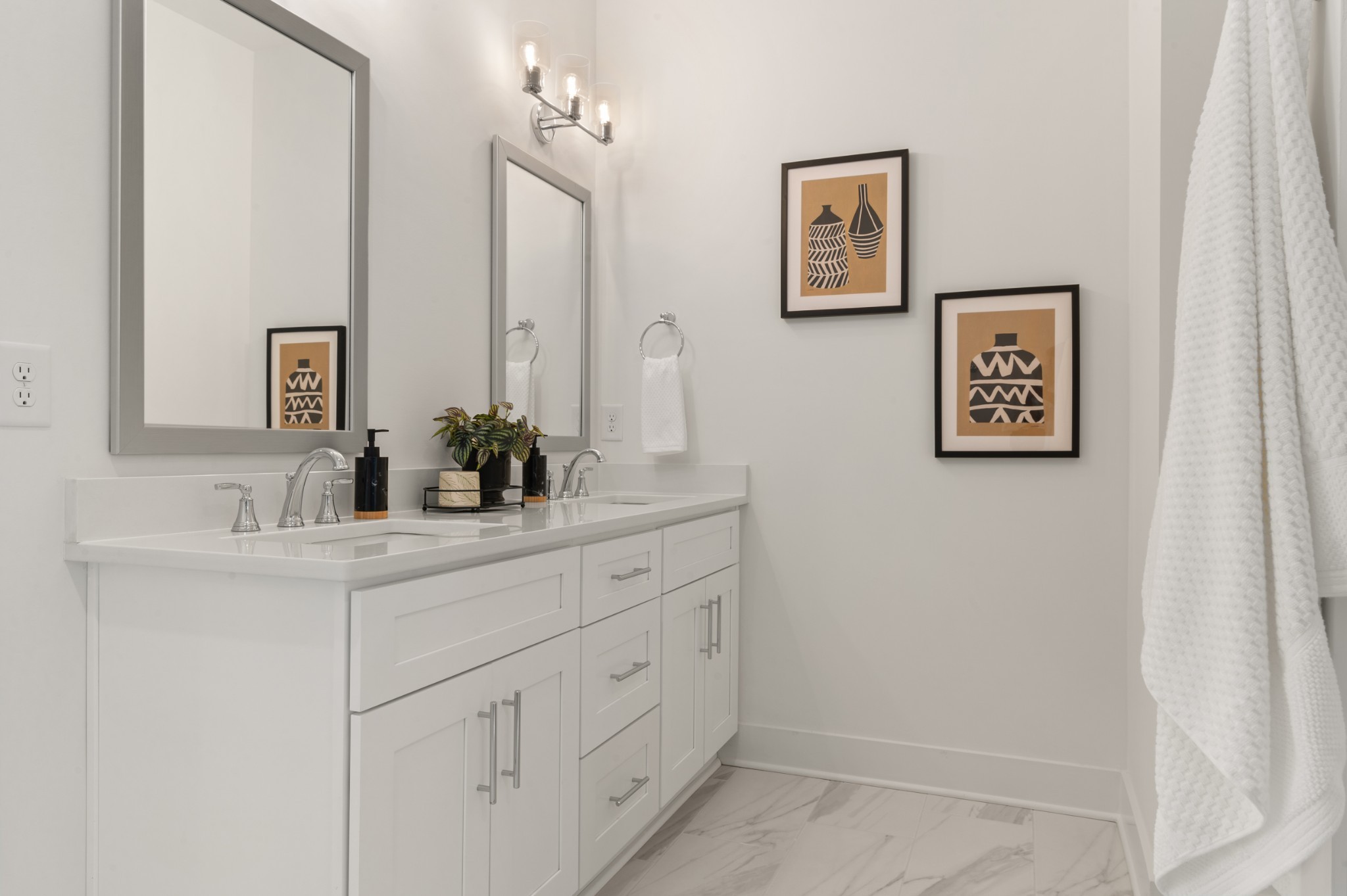 116 Chadwick Court Madison, TN 37115 - Photo 10 of 23 a bathroom with a sink and a mirror