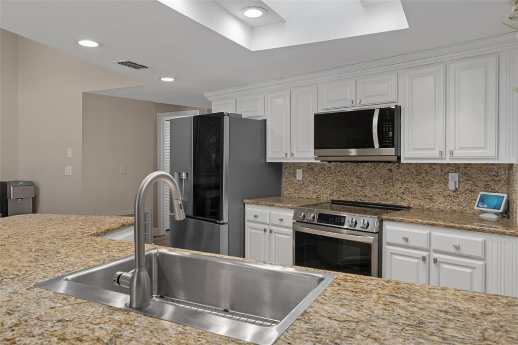 7851 Floral Drive Weeki Wachee, FL 34607 - Photo 14 of 44