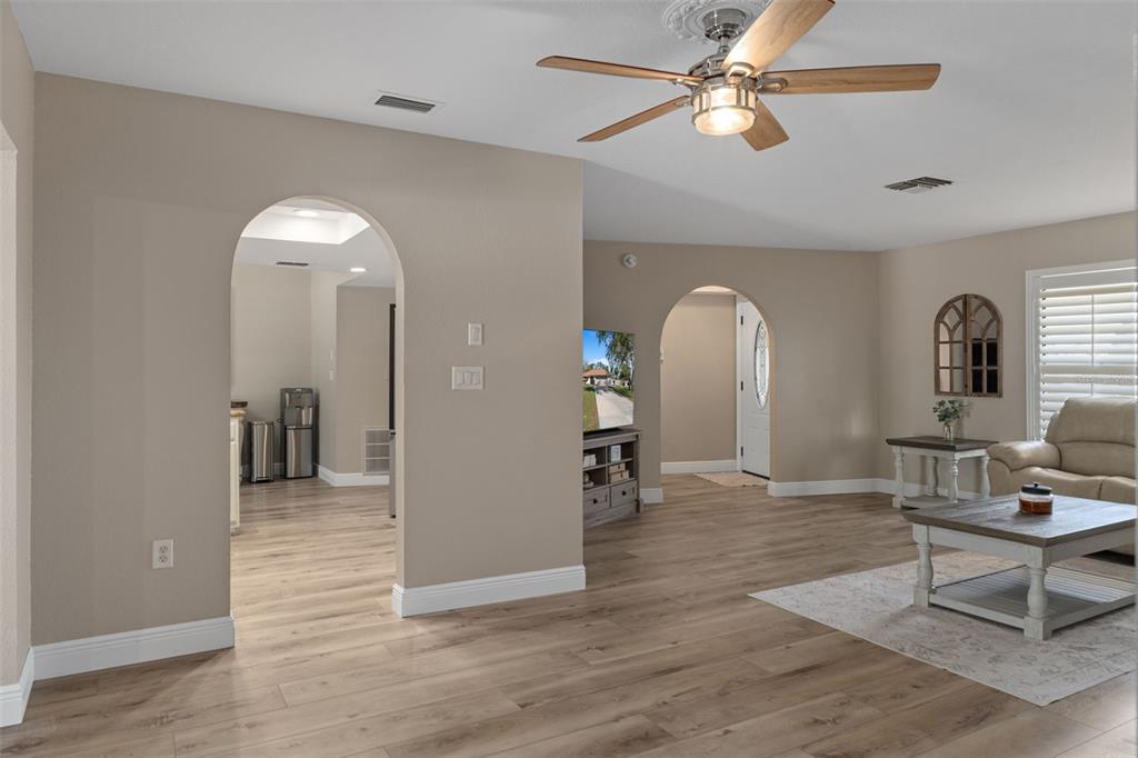 7851 Floral Drive Weeki Wachee, FL 34607 - Photo 10 of 44