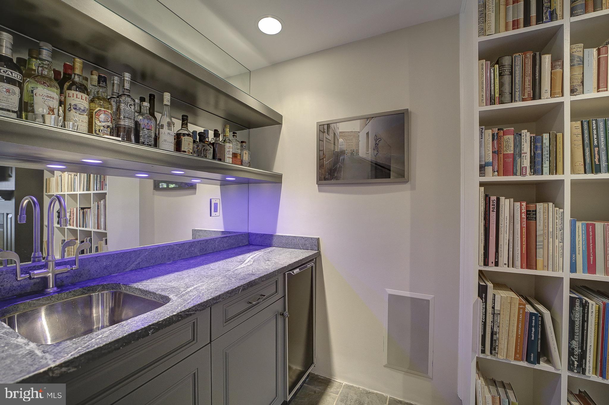3528 Reservoir Road Northwest Washington, DC 20007 - Photo 25 of 32 Wet Bar