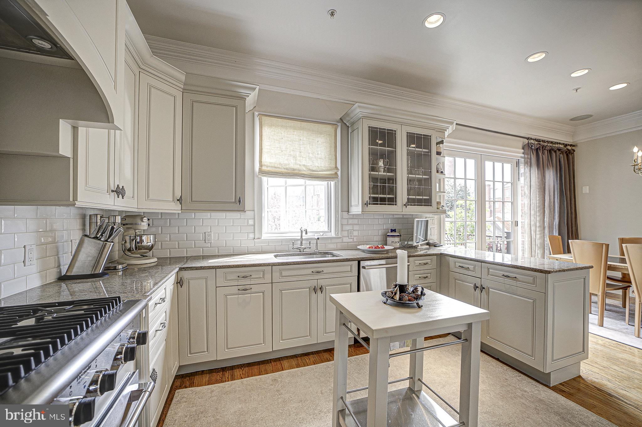 3528 Reservoir Road Northwest Washington, DC 20007 - Photo 10 of 32