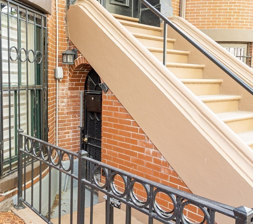 55 East Concord Street, Unit 1 Boston, MA 02118 - Photo 2 of 16 a view of a building from a balcony