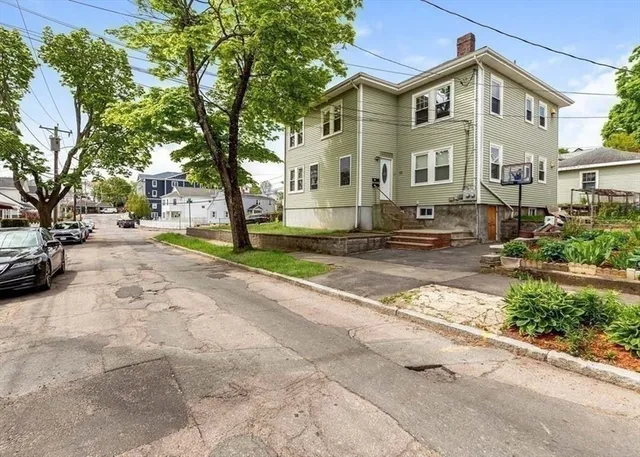 $3,300 | 99 Montclair Avenue, Unit 2, Quincy, MA 02171