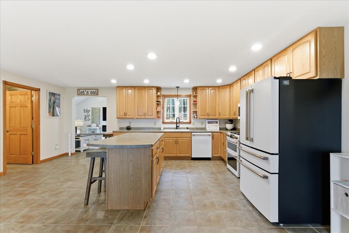 246 Carrs Corner Road Palermo, ME 04354 - Photo 10 of 83 Kitchen & Dining Space