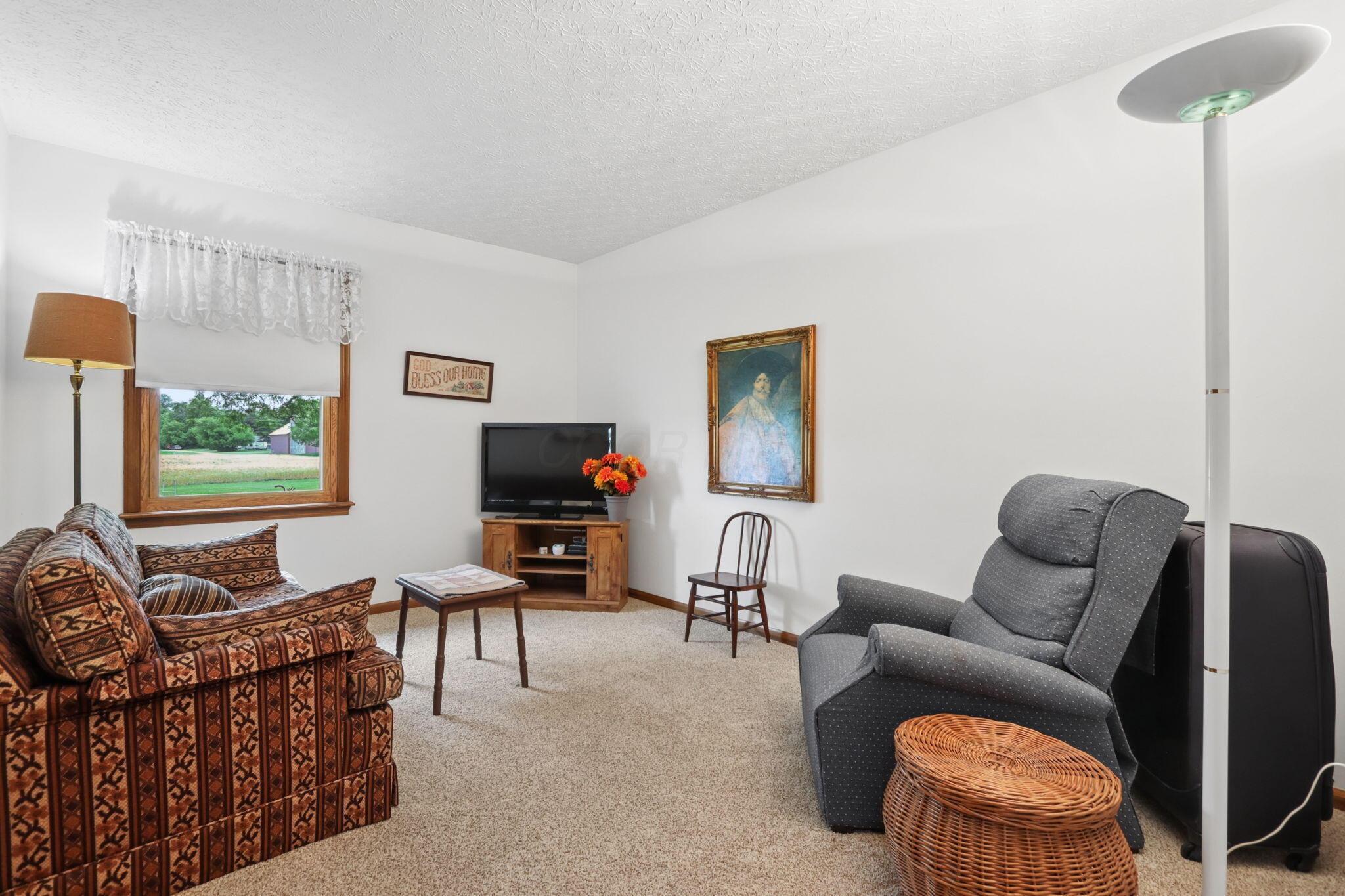 1525 Cole Road Columbus, OH 43228 - Photo 20 of 92