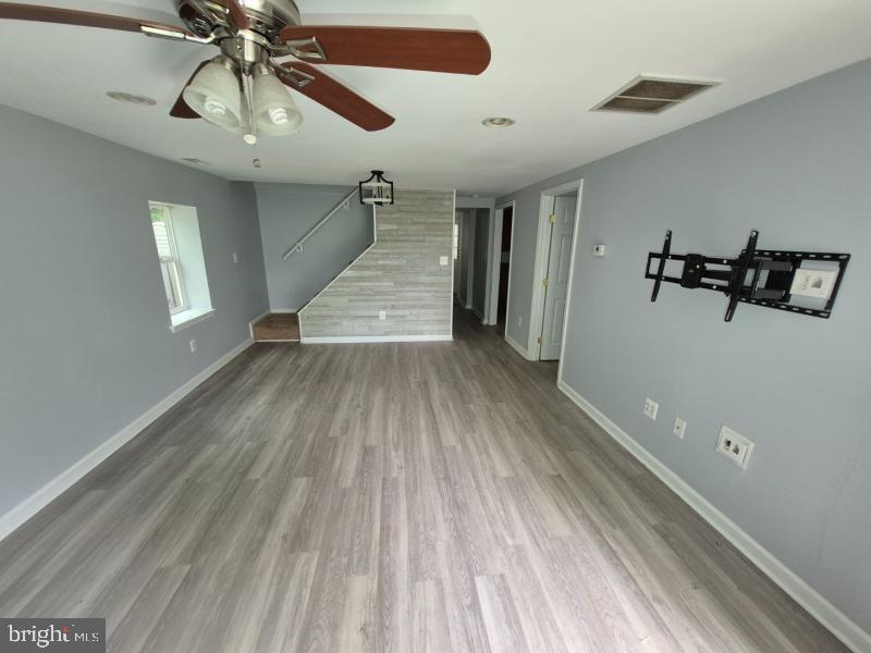 215 Sycamore Road Glen Burnie, MD 21060 - Photo 4 of 16 Spacious, modern living area awaits you.
