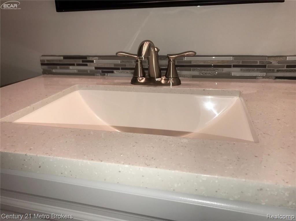 6179 Johnson Road Flushing, MI 48433 - Photo 20 of 39 30068696_19.jpg