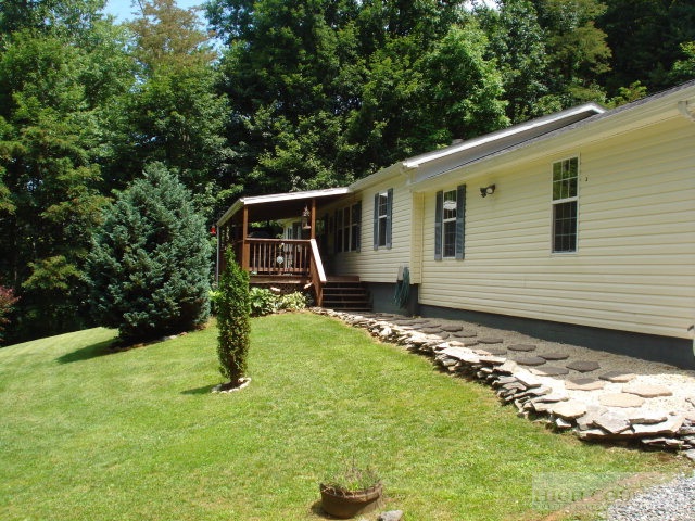 378 Silverleaf Road Zionville, NC 28698 - Photo 12 of 19 Gallery Image 12