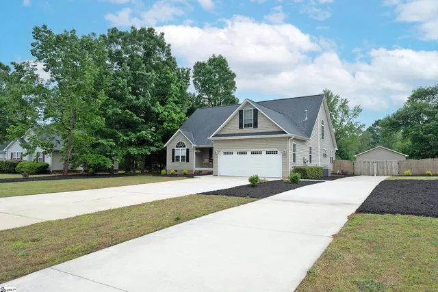 $425,000 | 8 Wooded Glen Court, Pelzer, SC 29669