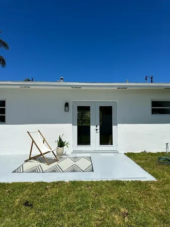 $3,000 | 3421 Northeast 14th Avenue, Pompano Beach, FL 33064