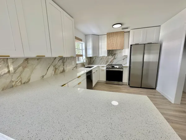 $3,000 | 3421 Northeast 14th Avenue, Pompano Beach, FL 33064