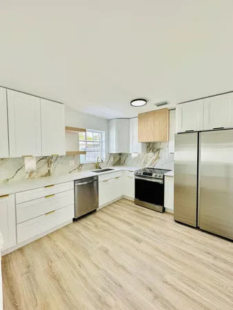 $3,000 | 3421 Northeast 14th Avenue, Pompano Beach, FL 33064