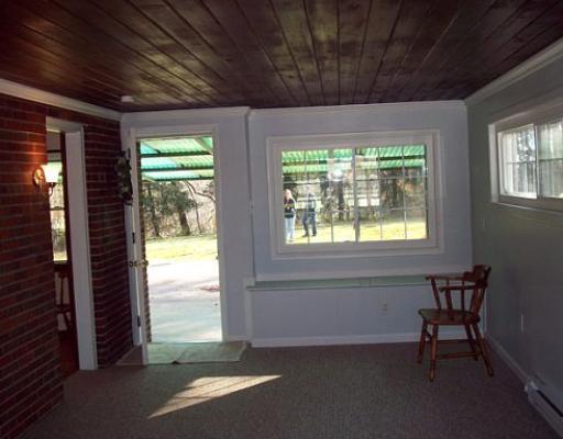 383 Sunset Road Pittsburgh, PA 15237 - Photo 13 of 17 Den/Family/Great Room.