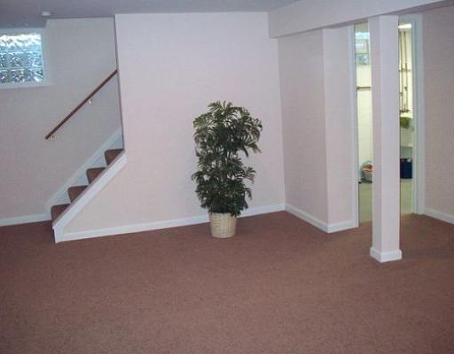 383 Sunset Road Pittsburgh, PA 15237 - Photo 14 of 17 Den/Family/Great Room.