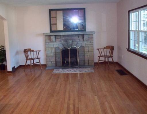 383 Sunset Road Pittsburgh, PA 15237 - Photo 3 of 17 Living Room.