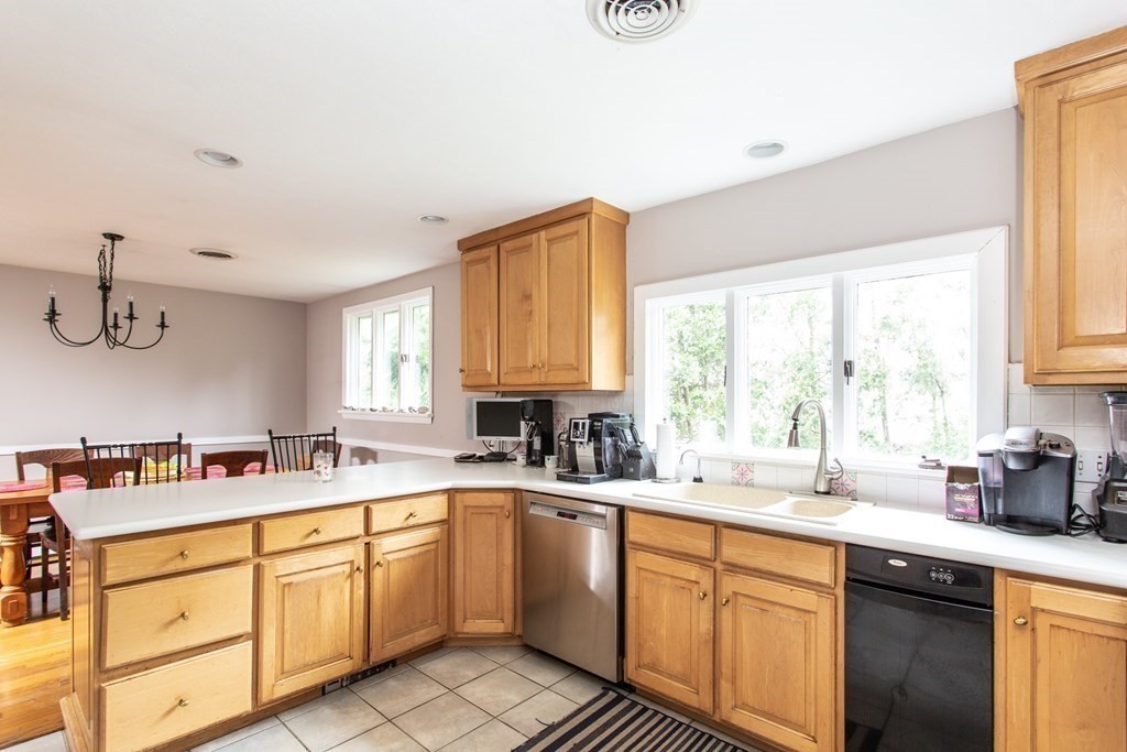 19 Jane Road Marblehead, MA 01945 - Photo 18 of 32