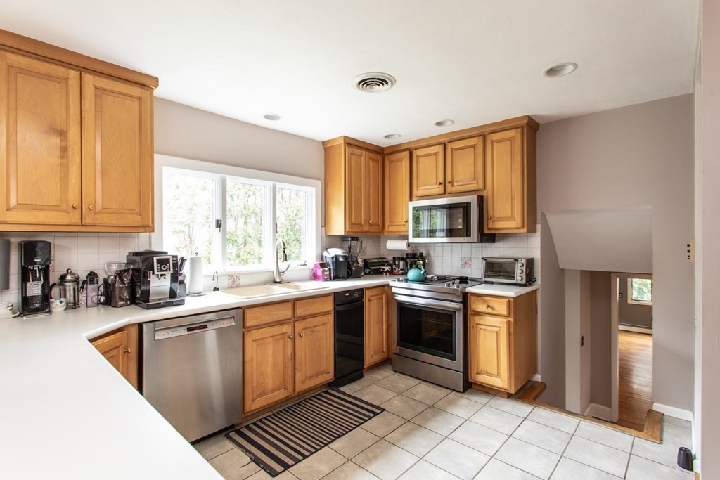 19 Jane Road Marblehead, MA 01945 - Photo 19 of 32