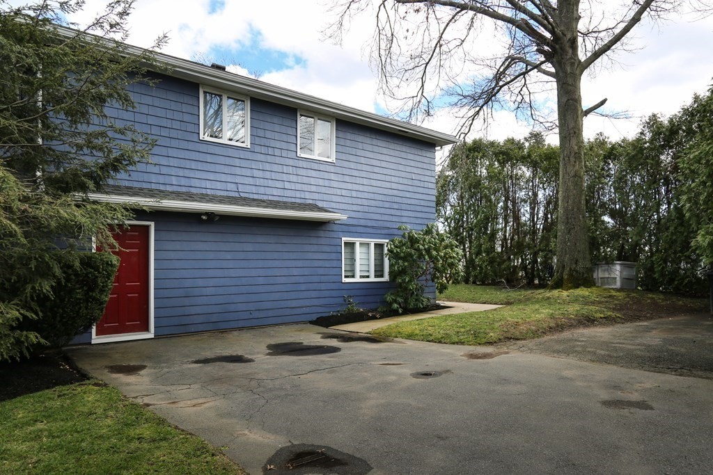 19 Jane Road Marblehead, MA 01945 - Photo 4 of 32