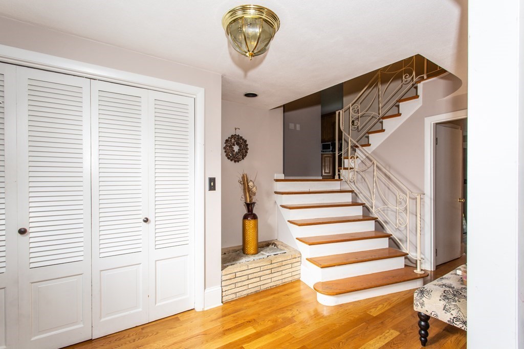 19 Jane Road Marblehead, MA 01945 - Photo 9 of 32