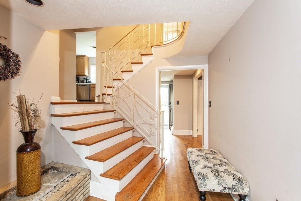 19 Jane Road Marblehead, MA 01945 - Photo 10 of 32