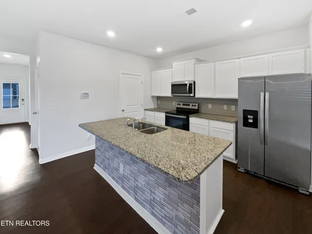 $398,000 | 8125 Dennis Fox Lane, Knoxville, TN 37938