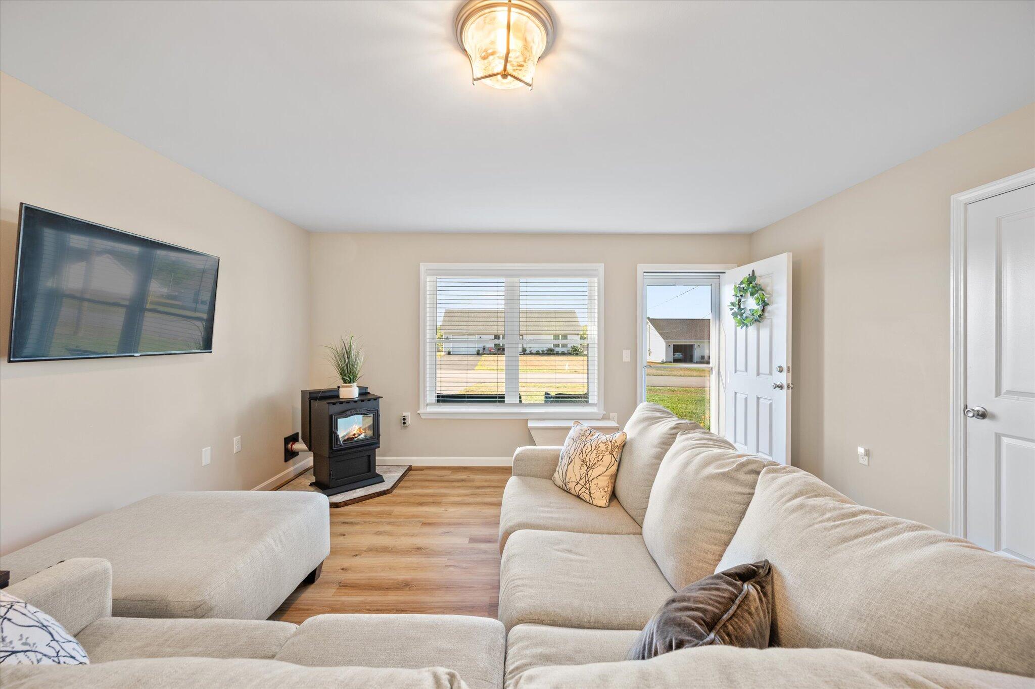 45 Stearns Farm Road Hampden, ME 04444 - Photo 6 of 32 06-Living Room