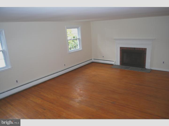 103 Deerfield Road Broomall, PA 19008 - Photo 2 of 18 Living Room