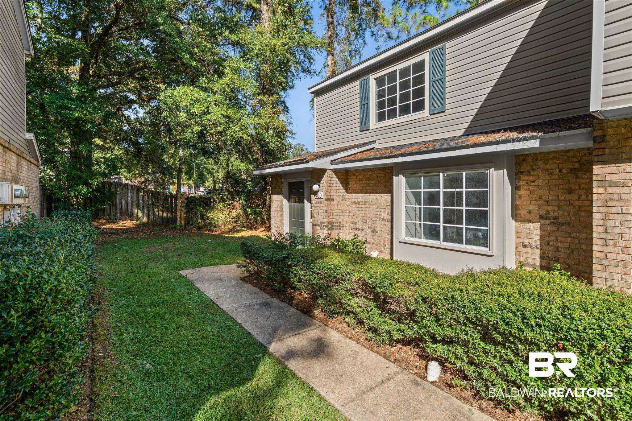 6701 Dickens Ferry Road, Unit 100 Mobile, AL 36608 - Photo 20 of 24 View of yard