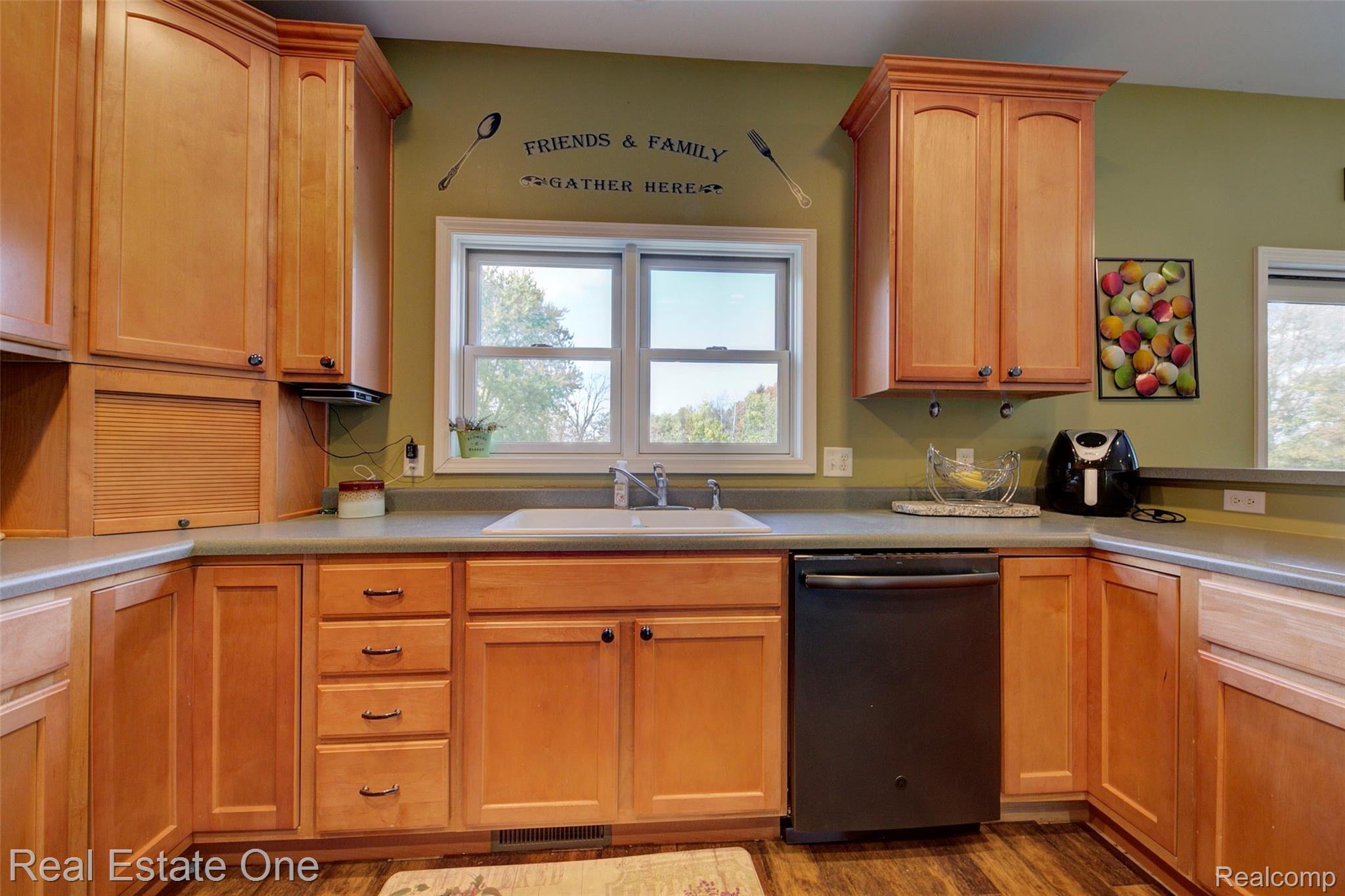 3676 Norton Road Howell, MI 48843 - Photo 6 of 82 930A5175_6_7 (1).jpg