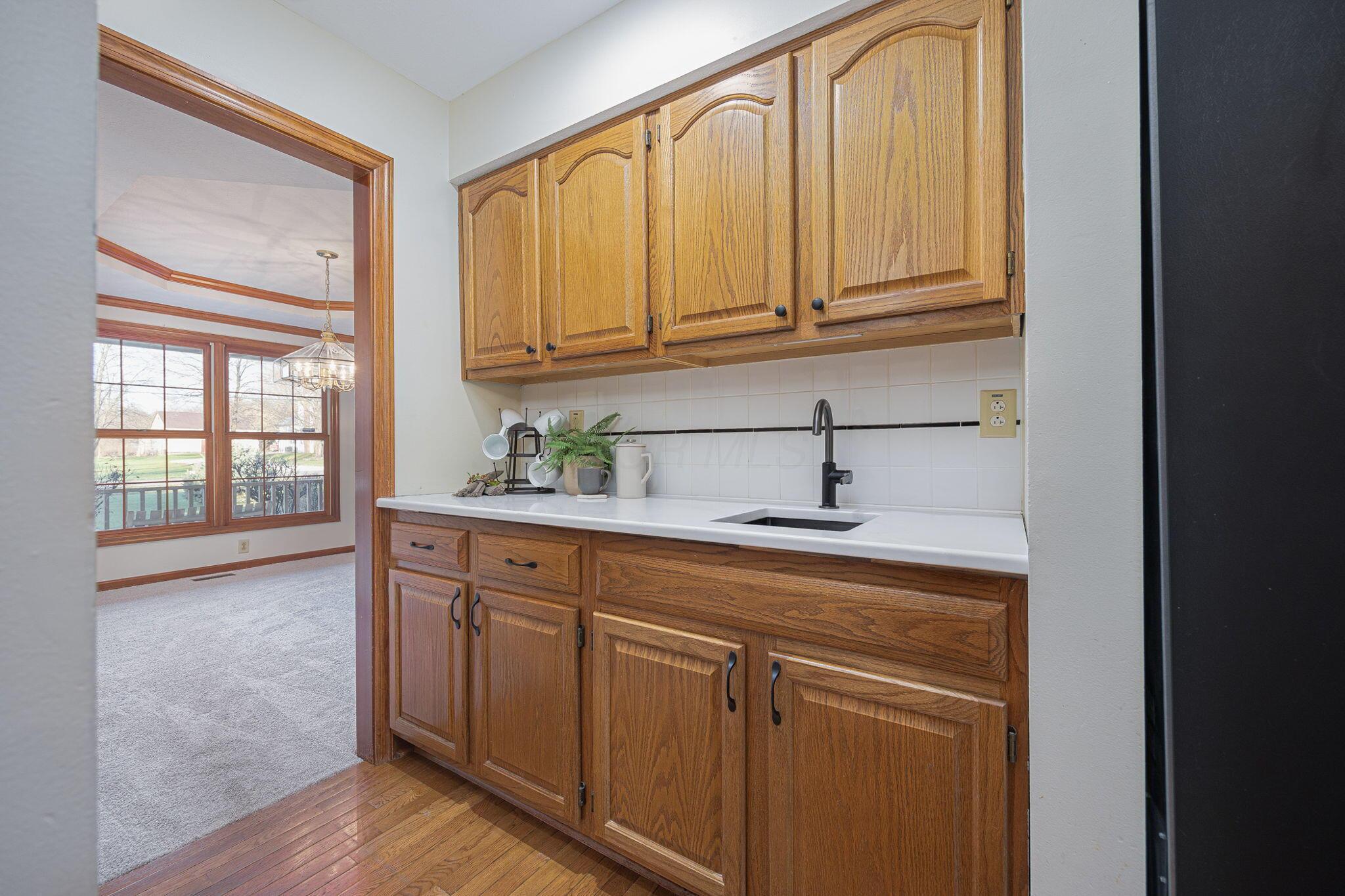 13521 Palmer Road Southwest Etna, OH 43068 - Photo 13 of 50 Butler Pantry