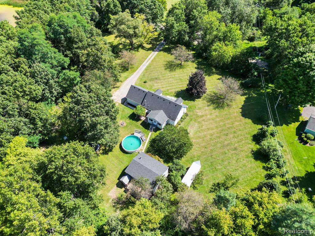 1288 Taylor Road Brighton, MI 48114 - Photo 16 of 56