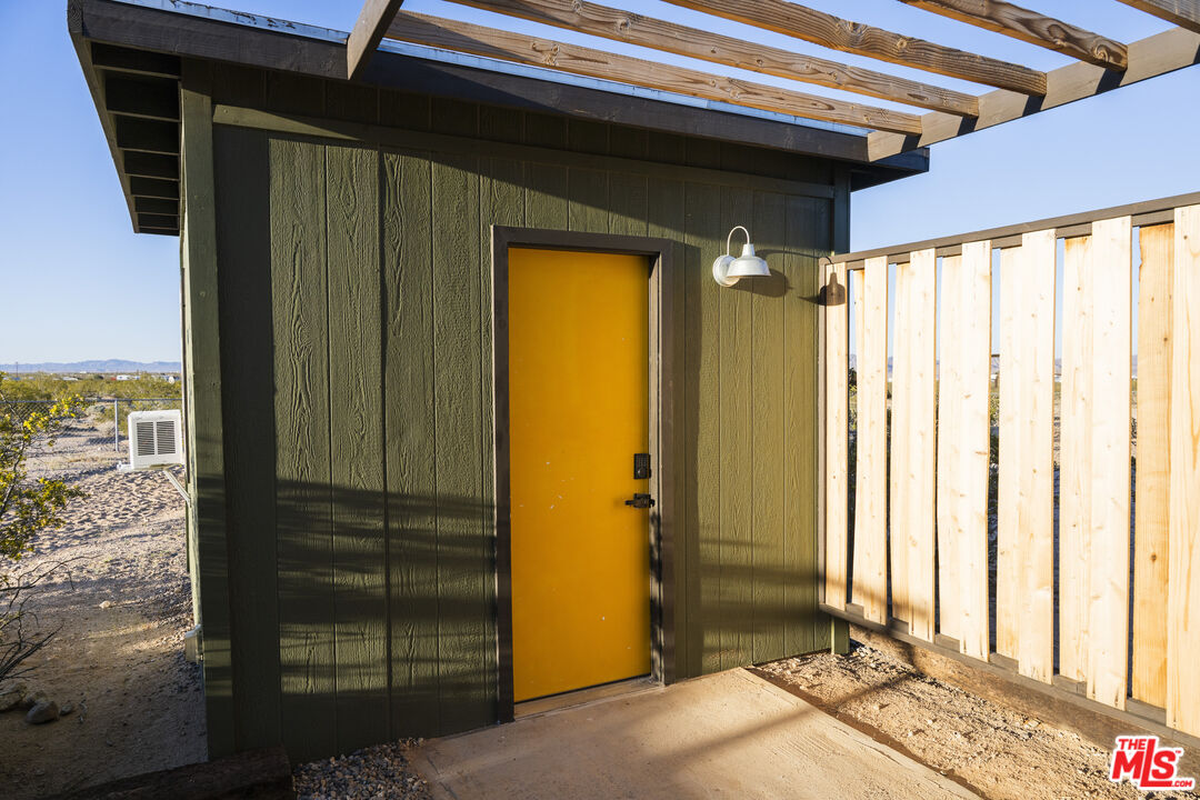 1304 Mile Square Road Joshua Tree, CA 92252 - Photo 20 of 37