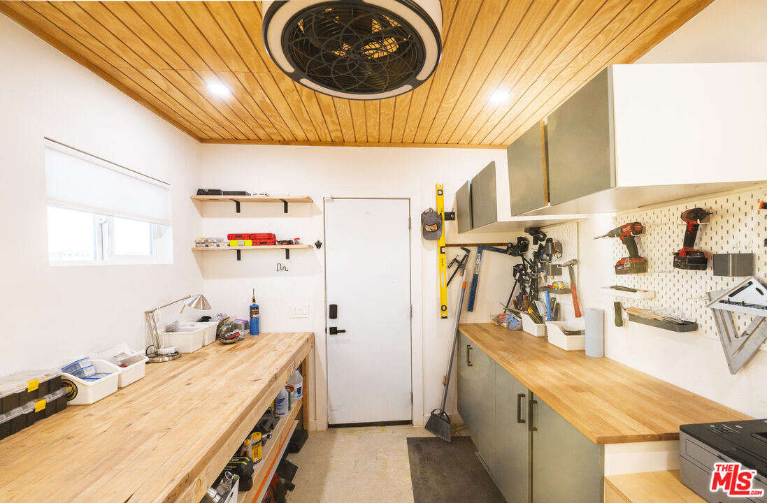 1304 Mile Square Road Joshua Tree, CA 92252 - Photo 21 of 37