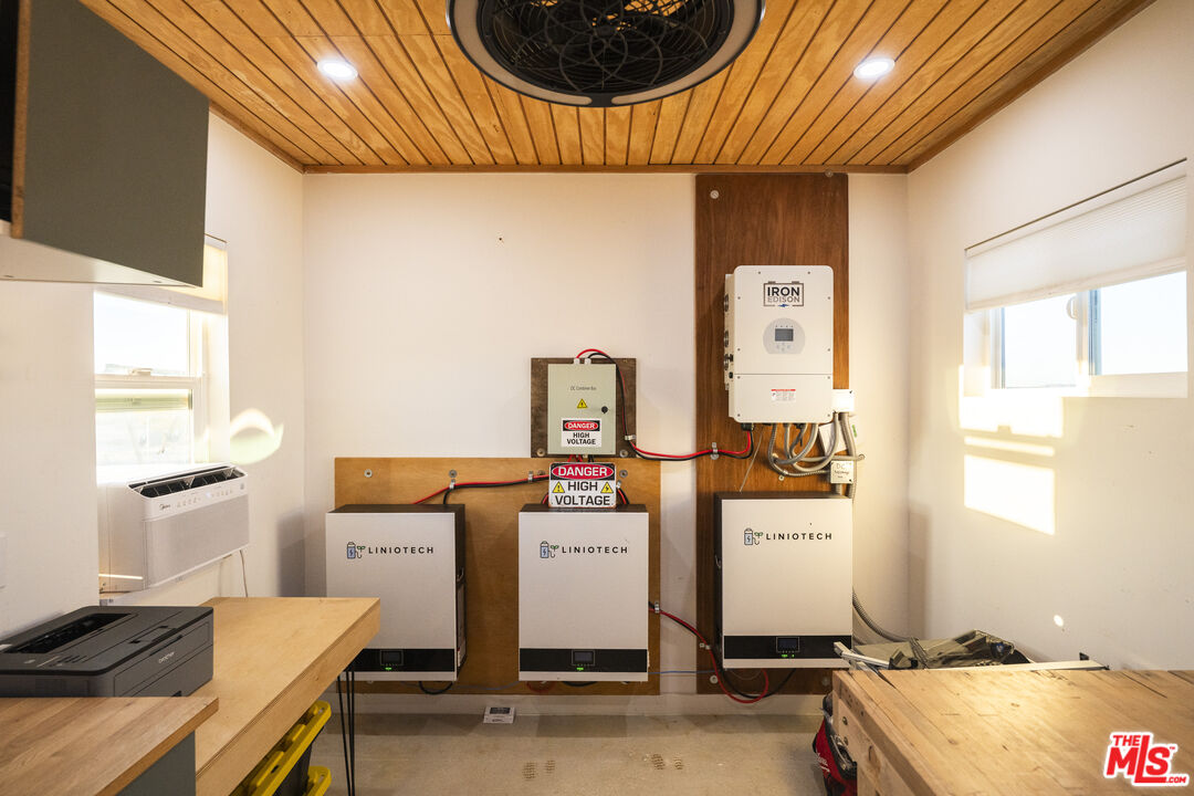 1304 Mile Square Road Joshua Tree, CA 92252 - Photo 22 of 37