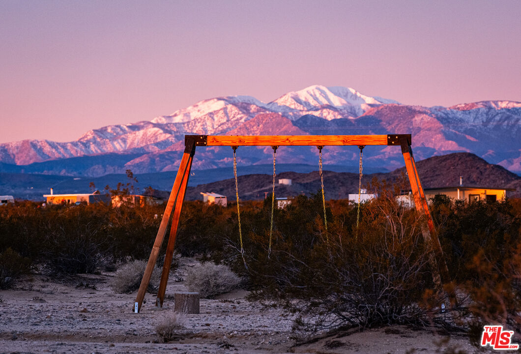 1304 Mile Square Road Joshua Tree, CA 92252 - Photo 30 of 37