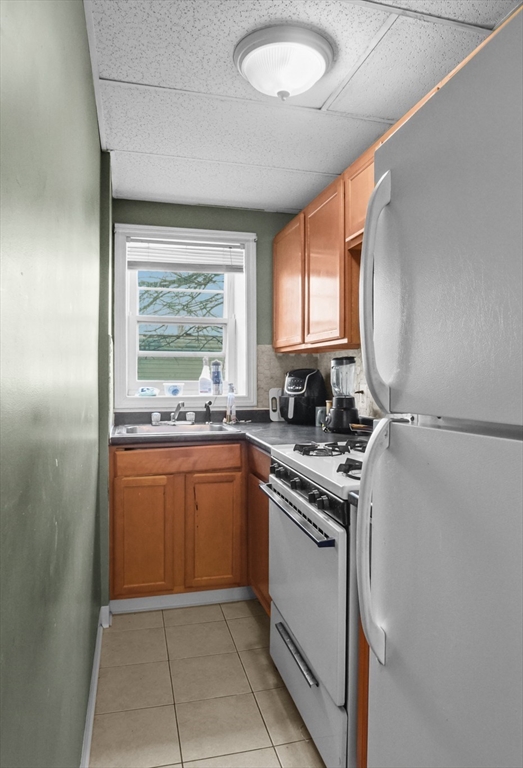 23 Brow Street Fall River, MA 02721 - Photo 12 of 42