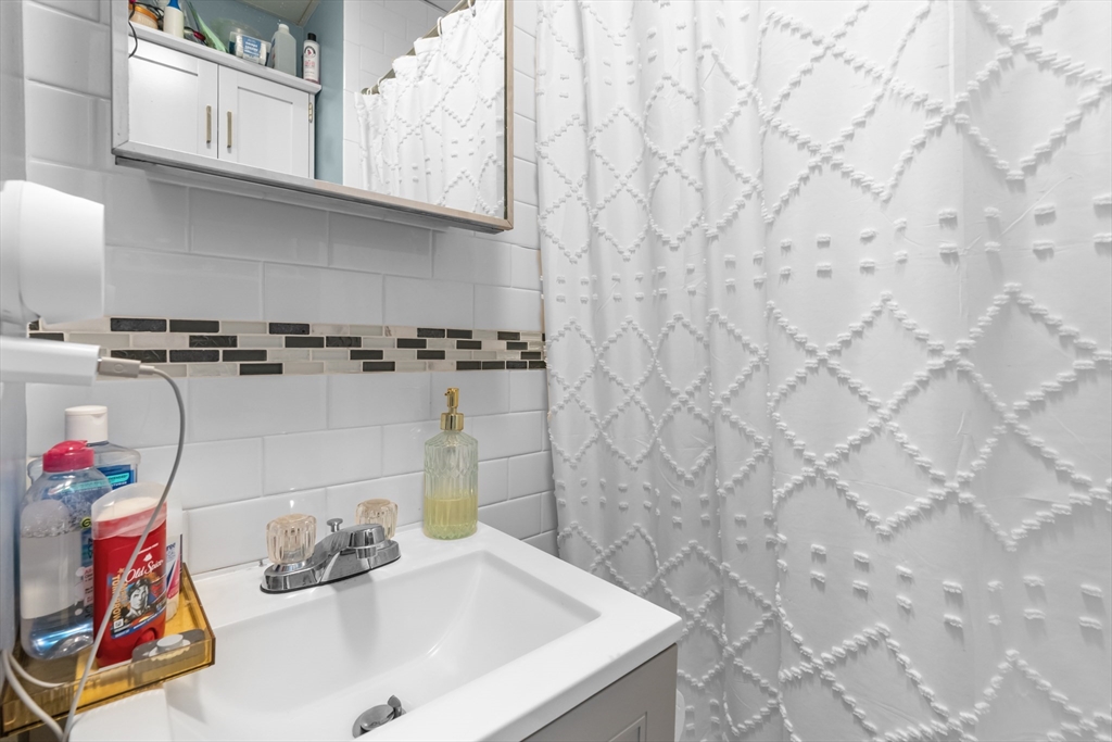 23 Brow Street Fall River, MA 02721 - Photo 39 of 42