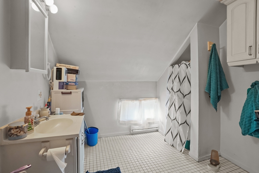 23 Brow Street Fall River, MA 02721 - Photo 7 of 42