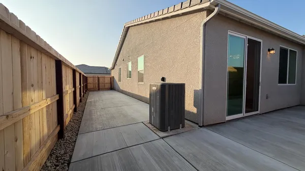 $2,900 | 2173 North Renn Avenue, Clovis, CA 93619