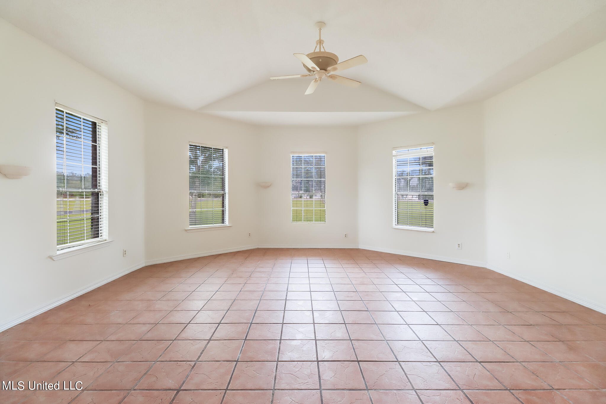 12104 Ridgeland Road Vancleave, MS 39565 - Photo 4 of 27 IMG_9756