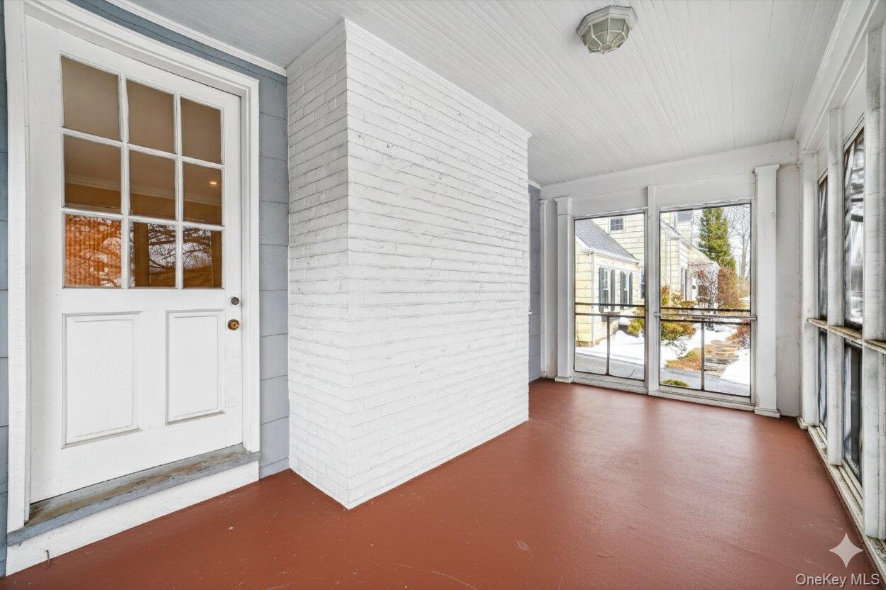 30 Argyle Road Rye Brook, NY 10573 - Photo 26 of 48 an empty room with windows
