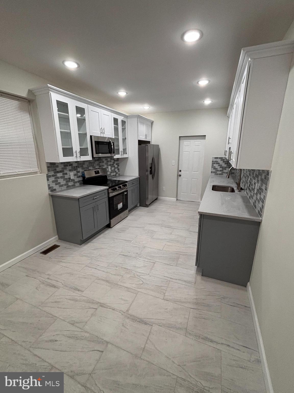 1616 North Redfield Street Philadelphia, PA 19151 - Photo 11 of 42 Modern kitchen