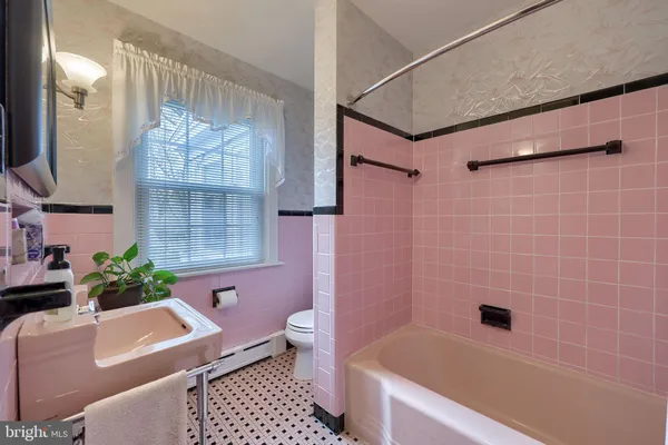 $575,000 | 243 Primrose Avenue, Lancaster, PA 17601