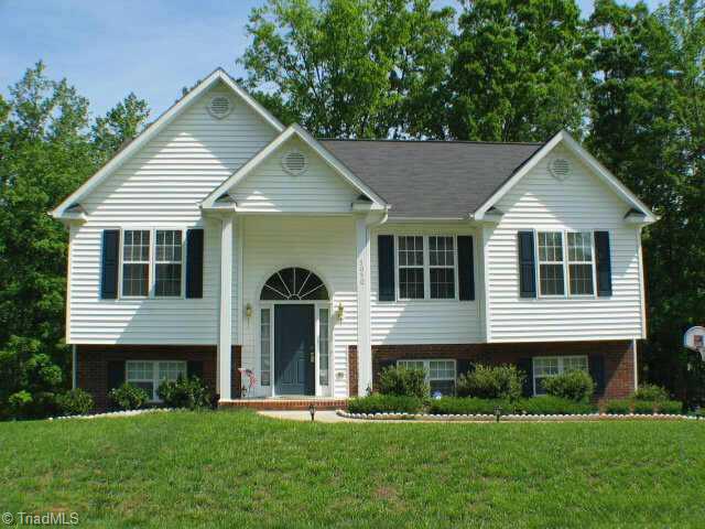 5050 Windsbury Ridge Road Clemmons, NC 27012 - Photo 1 of 1 Exterior Front.
