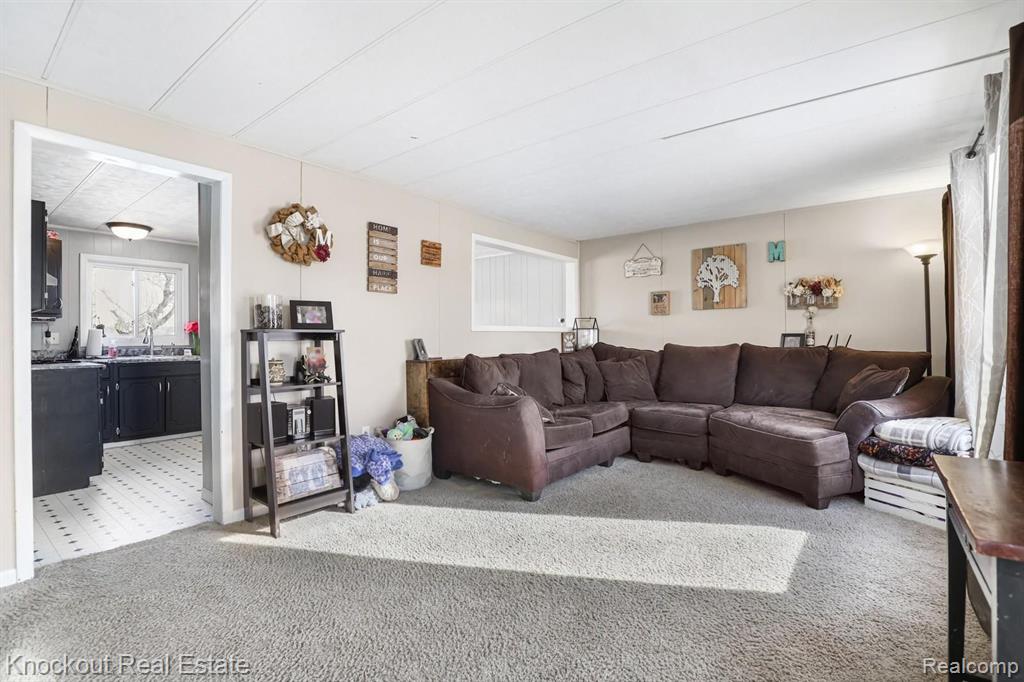 9038 Ormes Road Vassar, MI 48768 - Photo 4 of 42