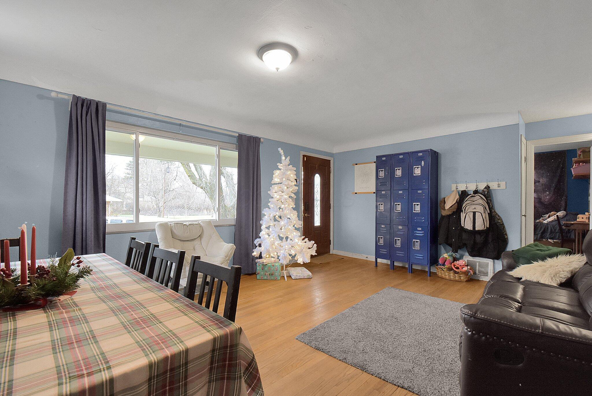 8-web-or-mls-4496-sunray-rd