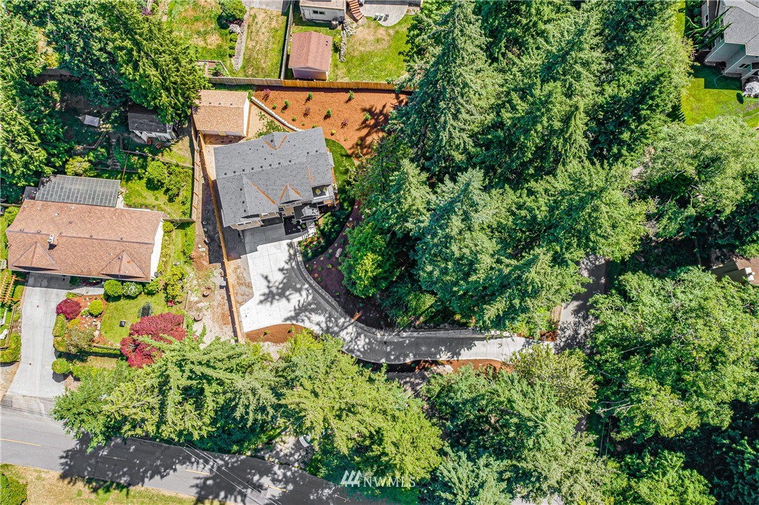 7329 182nd Street Southwest Edmonds, WA 98026 - Photo 4 of 36 Gallery Image 4