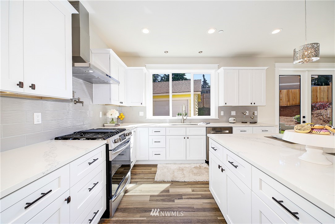 7329 182nd Street Southwest Edmonds, WA 98026 - Photo 7 of 36 Gallery Image 7