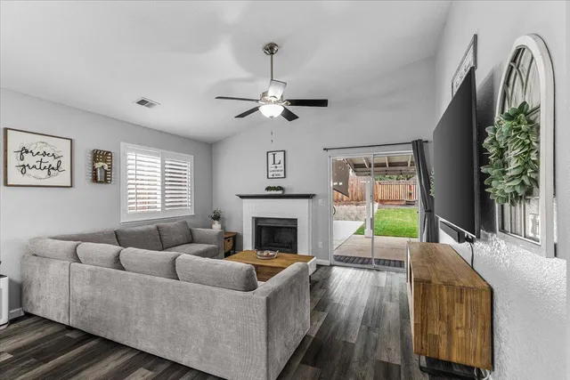 $485,000 | 6066 Creek Bend Drive, Riverbank, CA 95367