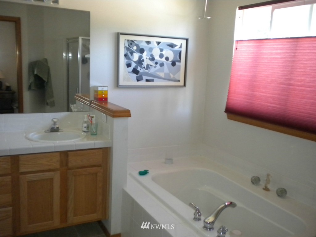 1639 Monroe Avenue Northeast Renton, WA 98056 - Photo 10 of 14 Gallery Image 10